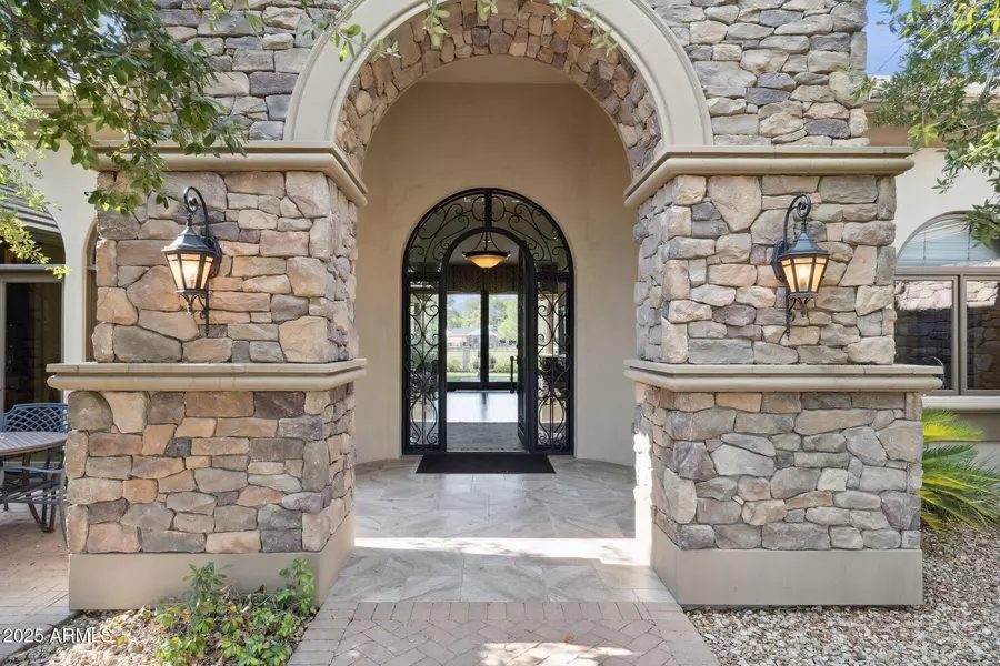 321 W TAM OSHANTER Drive, Phoenix, AZ 85023