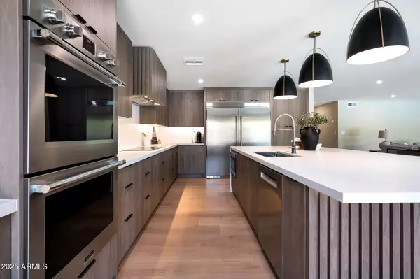 Scottsdale, AZ 85258,8643 N FARVIEW Drive