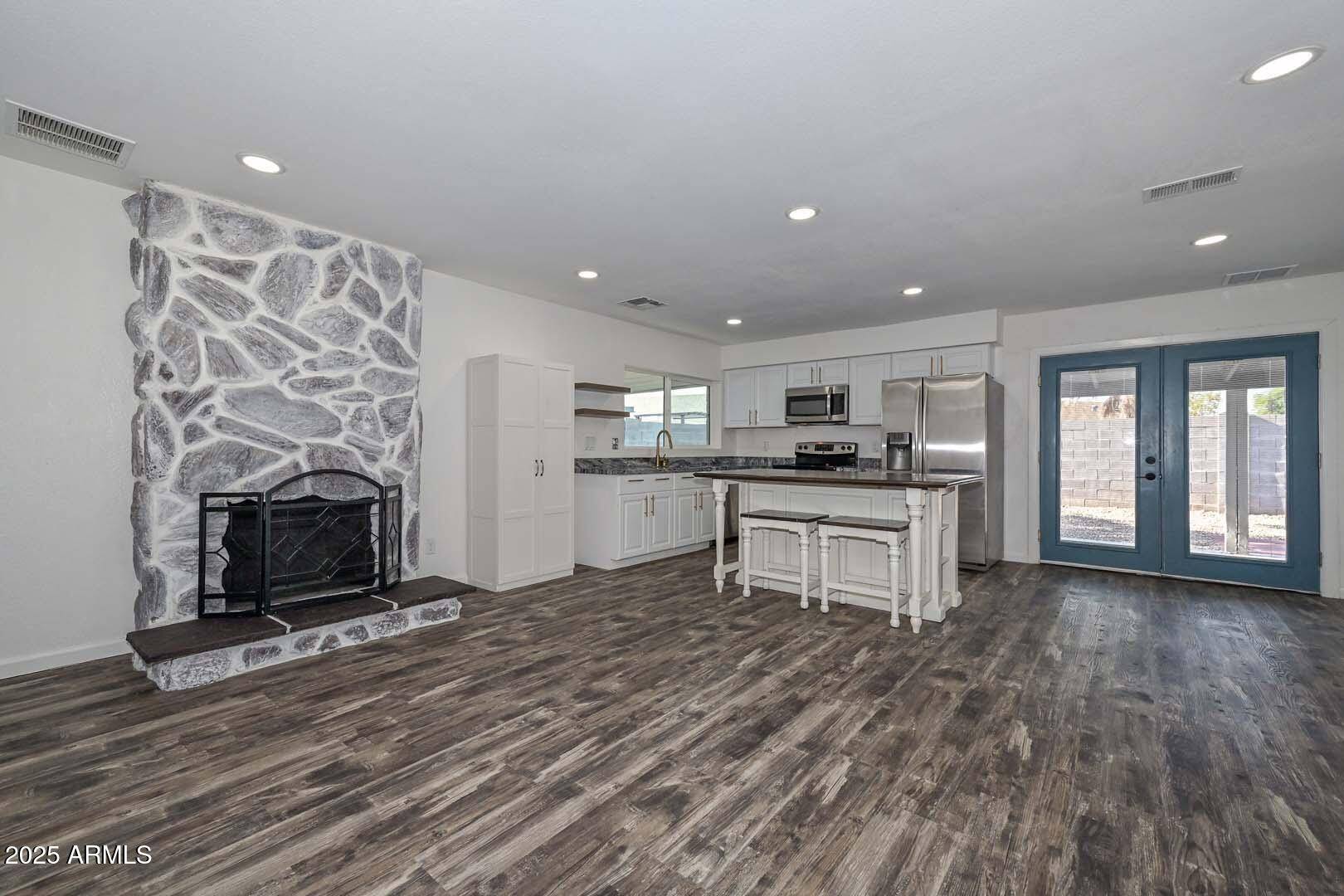 Phoenix, AZ 85029,4235 W ASTER Drive