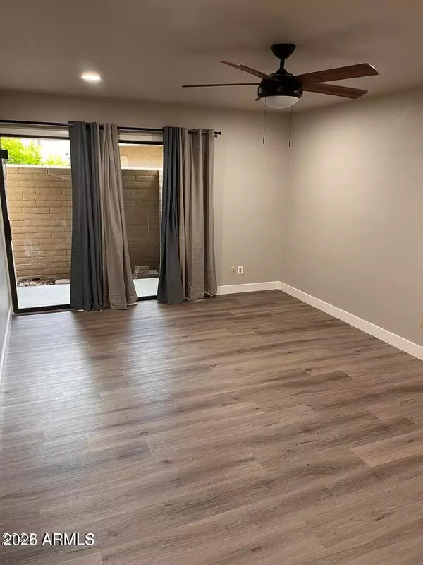 Scottsdale, AZ 85250,7950 E STARLIGHT Way #131