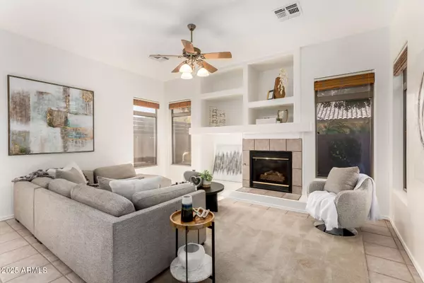 Gilbert, AZ 85233,914 W HEATHER Avenue