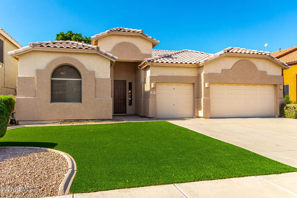 Gilbert, AZ 85233,914 W HEATHER Avenue