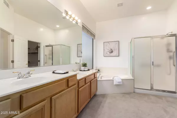 Gilbert, AZ 85233,914 W HEATHER Avenue