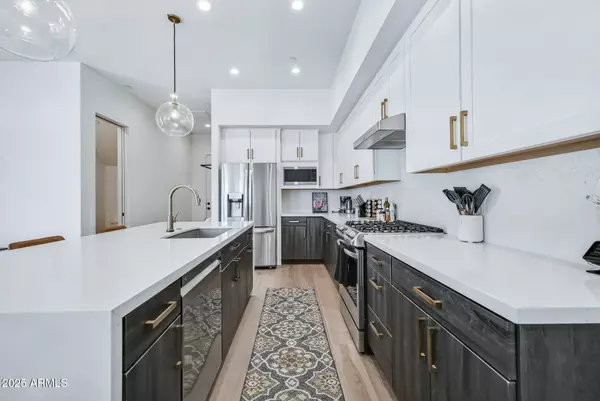 Phoenix, AZ 85014,5151 N 13TH Place #14