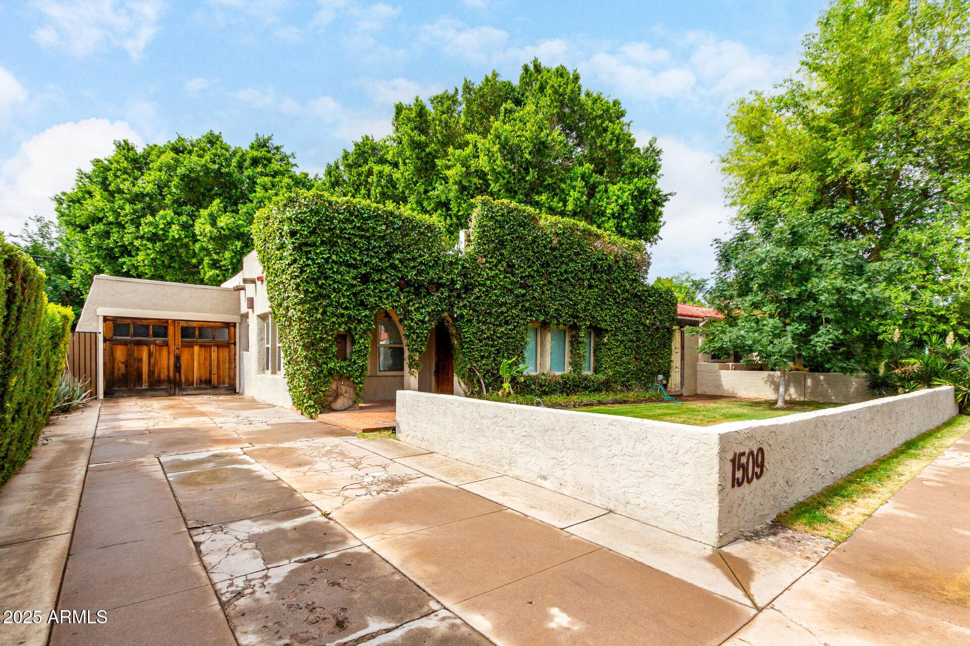1509 E CHEERY LYNN Road, Phoenix, AZ 85014