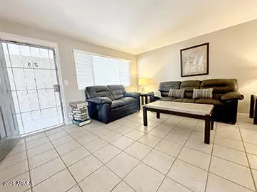Phoenix, AZ 85014,1111 E TURNEY Avenue #25