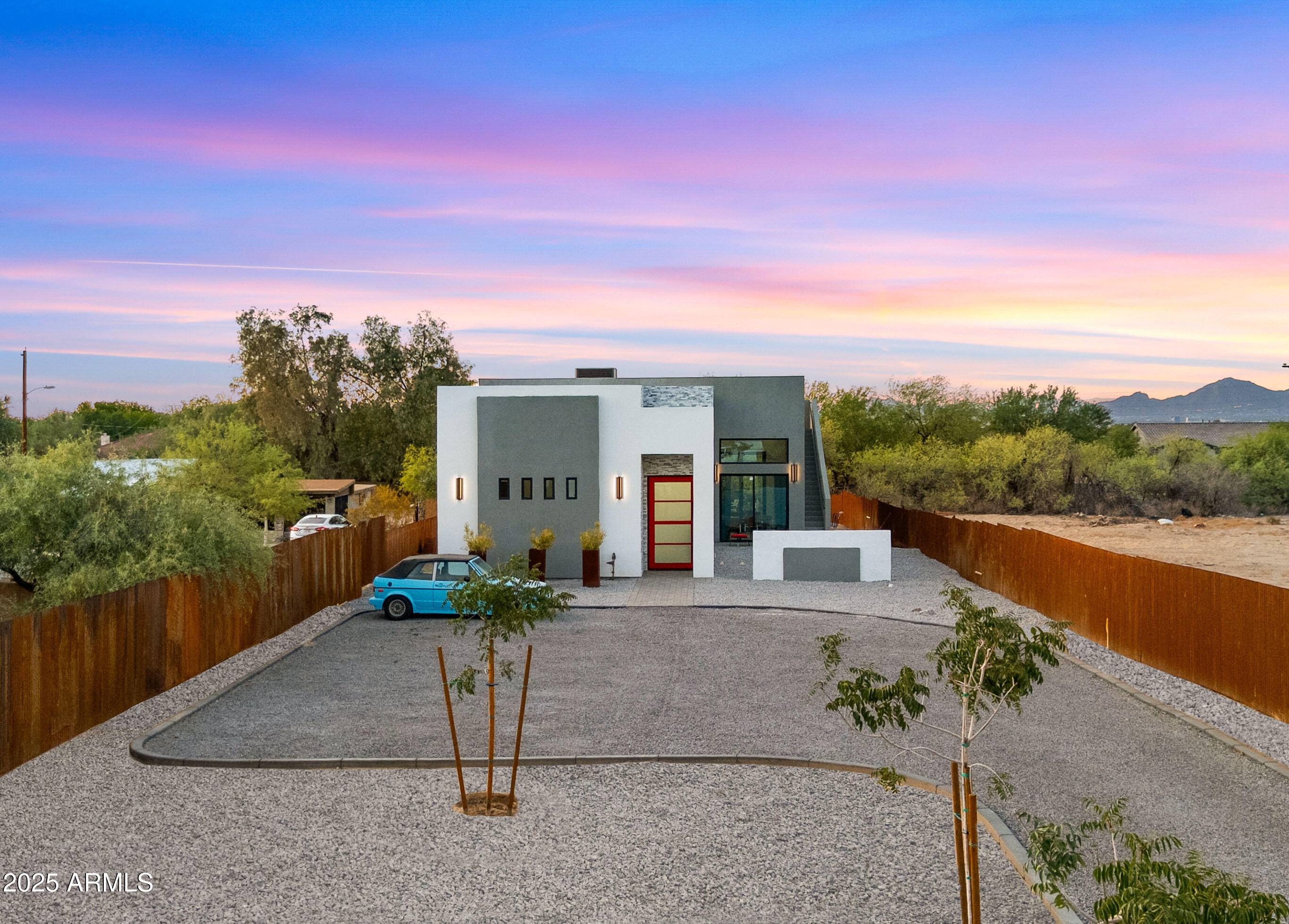 Phoenix, AZ 85042,2940 E SOUTH MOUNTAIN Avenue
