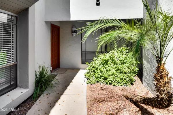 Phoenix, AZ 85016,5207 N 24TH Street #108