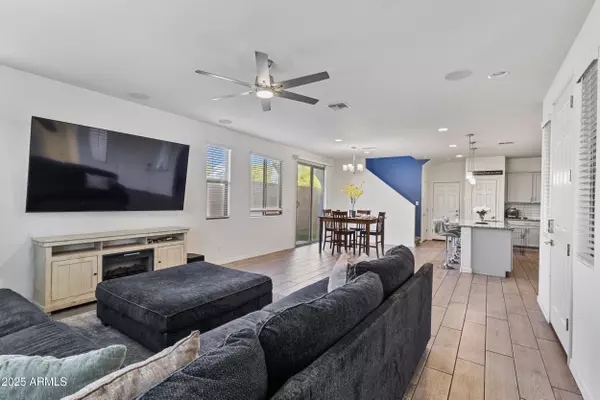 Phoenix, AZ 85043,3930 S 58TH Lane