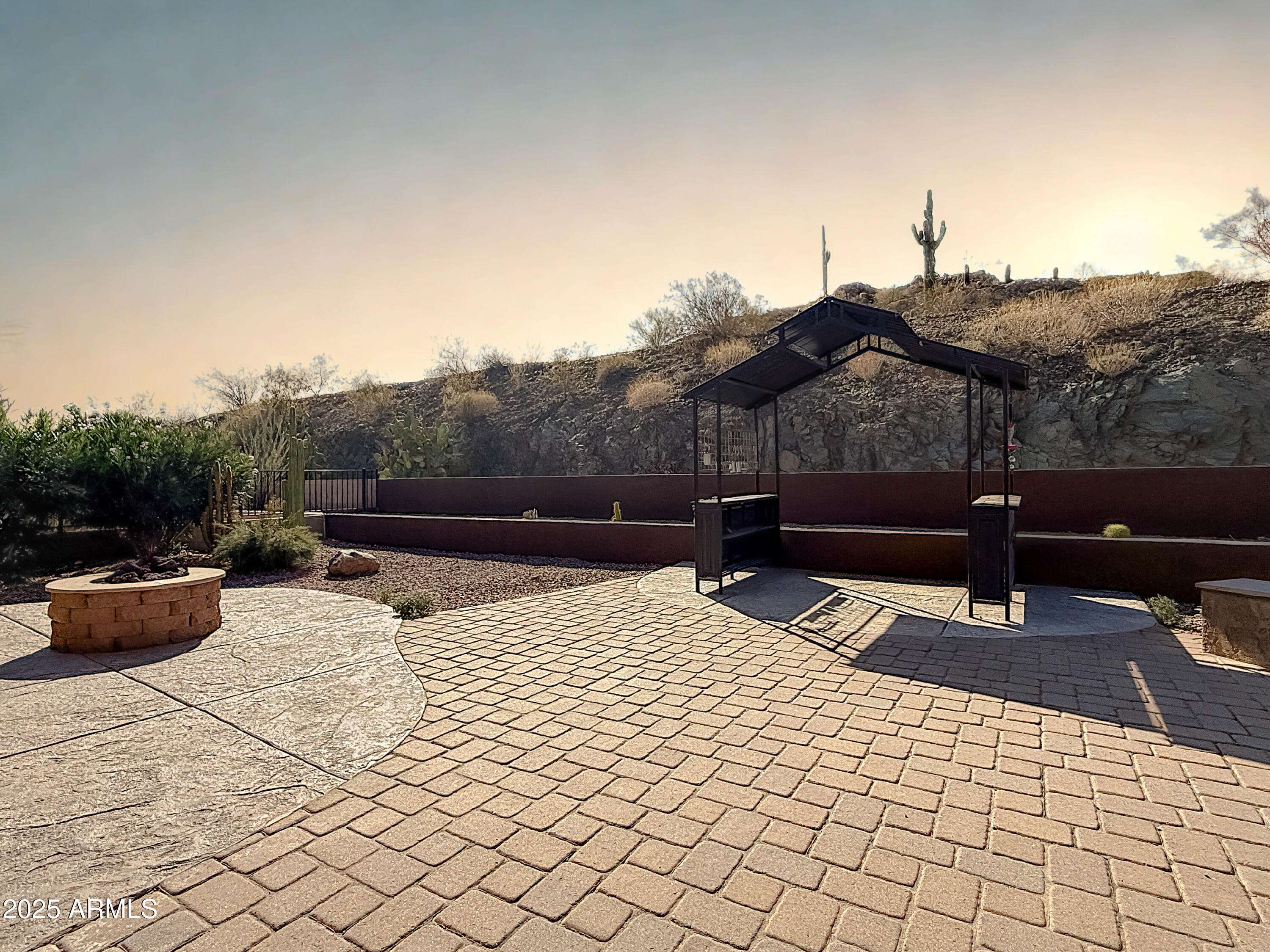 San Tan Valley, AZ 85143,464 W BISMARK Street