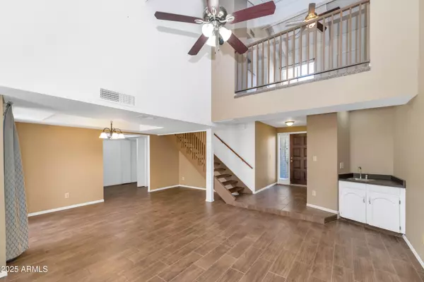 Phoenix, AZ 85014,5726 N 10TH Street #5