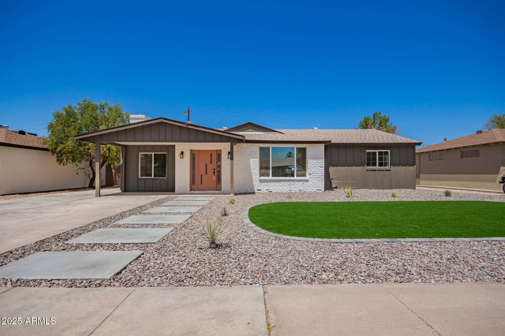 5724 N 13TH Place, Phoenix, AZ 85014