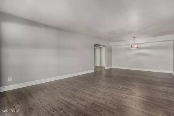 Phoenix, AZ 85018,3825 E CAMELBACK Road #251