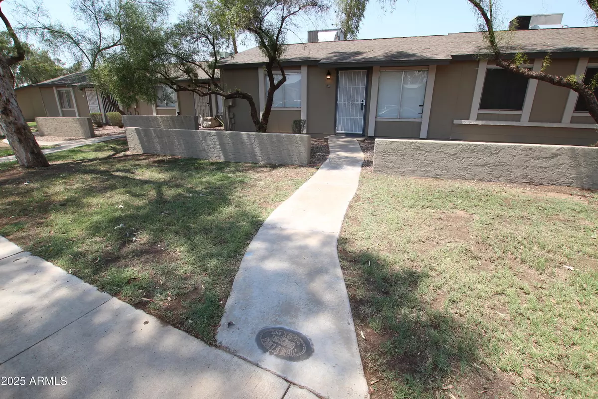 Phoenix, AZ 85033,6711 W OSBORN Road #94