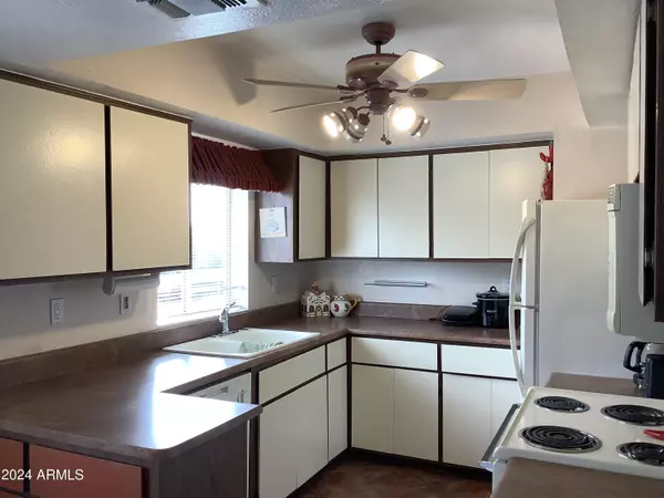 Phoenix, AZ 85032,4444 E Paradise Village Parkway N #269