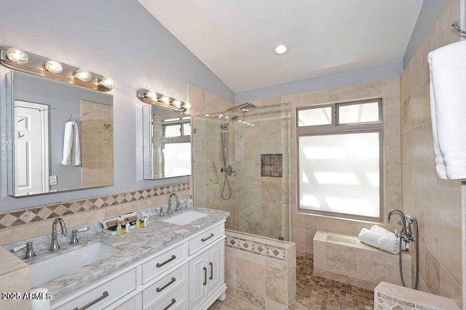 Phoenix, AZ 85032,4609 E MONTE CRISTO Avenue