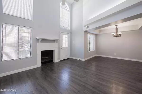 Scottsdale, AZ 85251,7835 E GLENROSA Avenue #11