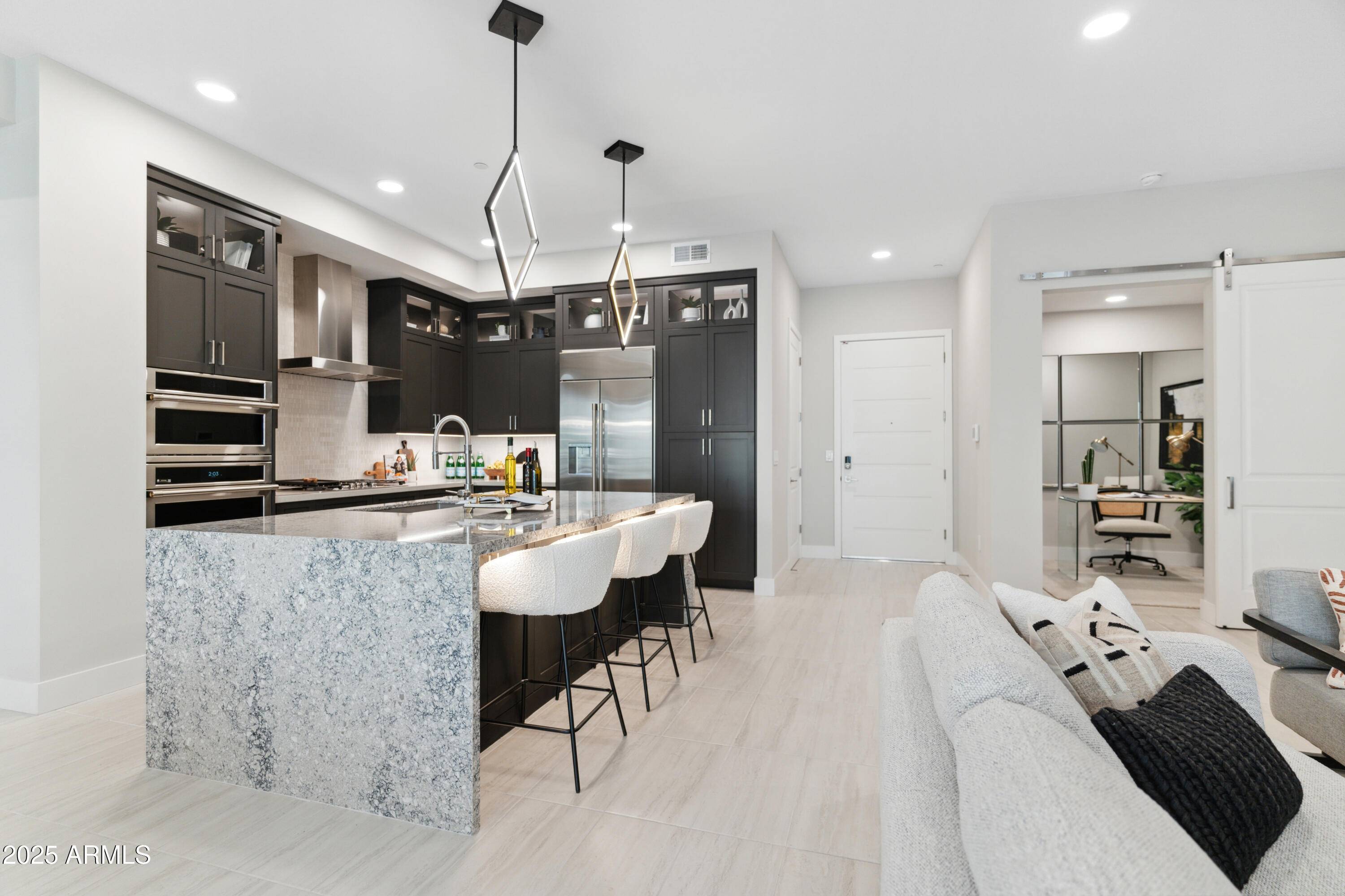 Phoenix, AZ 85054,5250 E DEER VALLEY Drive #448