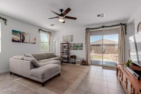 Phoenix, AZ 85043,6346 W ILLINI Street