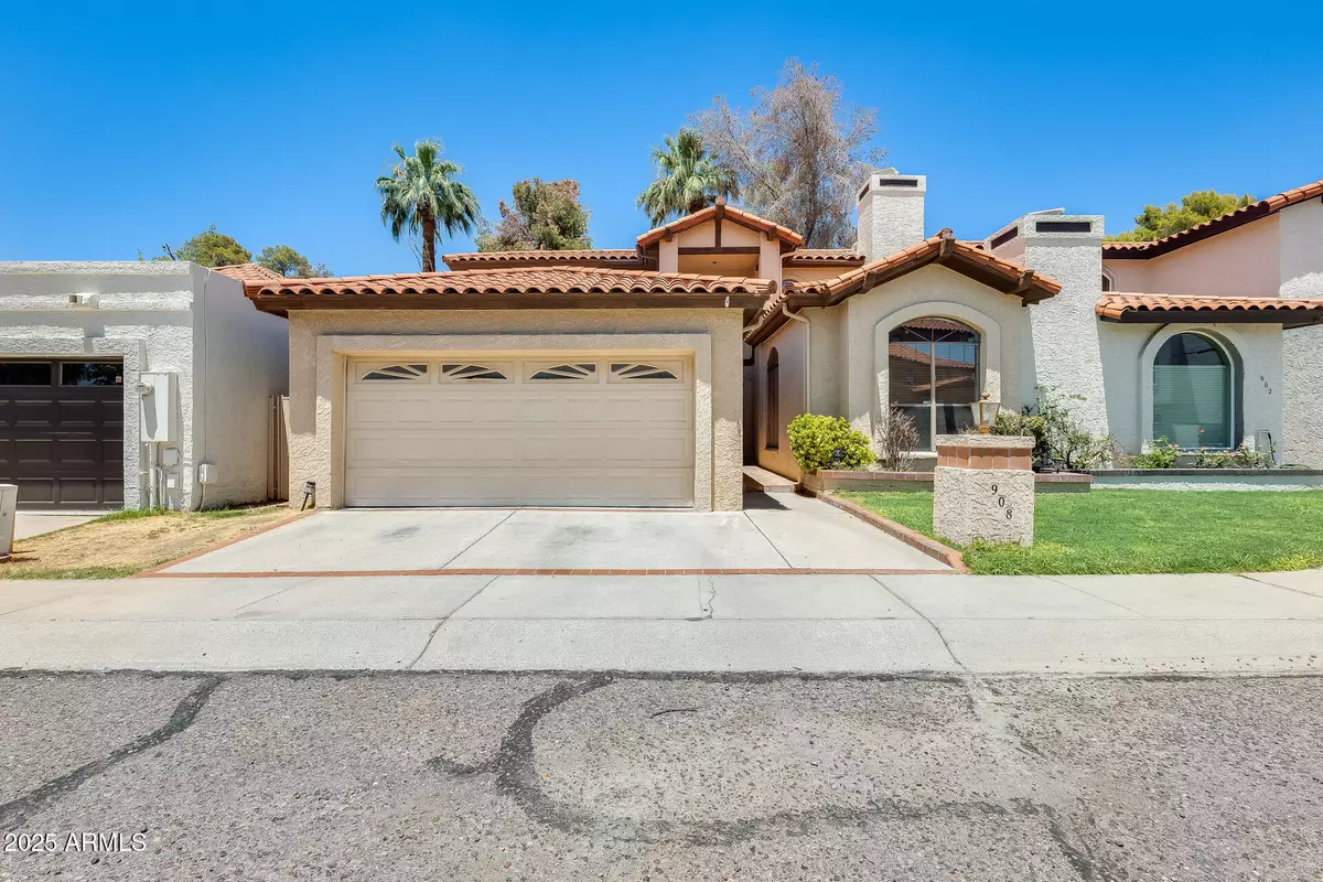 Phoenix, AZ 85013,908 W FLYNN Lane