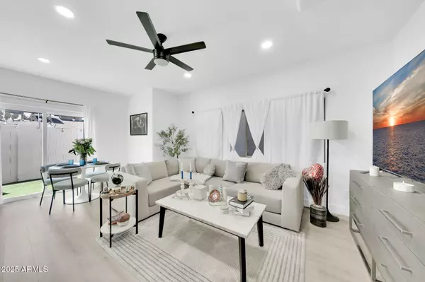 Phoenix, AZ 85018,3034 N 39TH Street #12