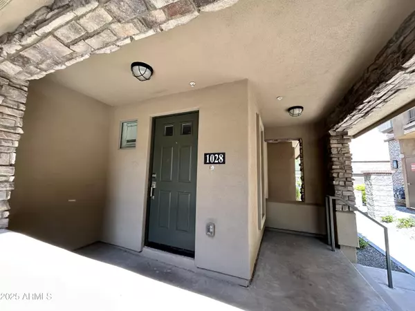 Phoenix, AZ 85054,17850 N 68TH Street #1028