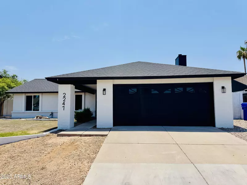 2247 W HIGHLAND Street, Chandler, AZ 85224