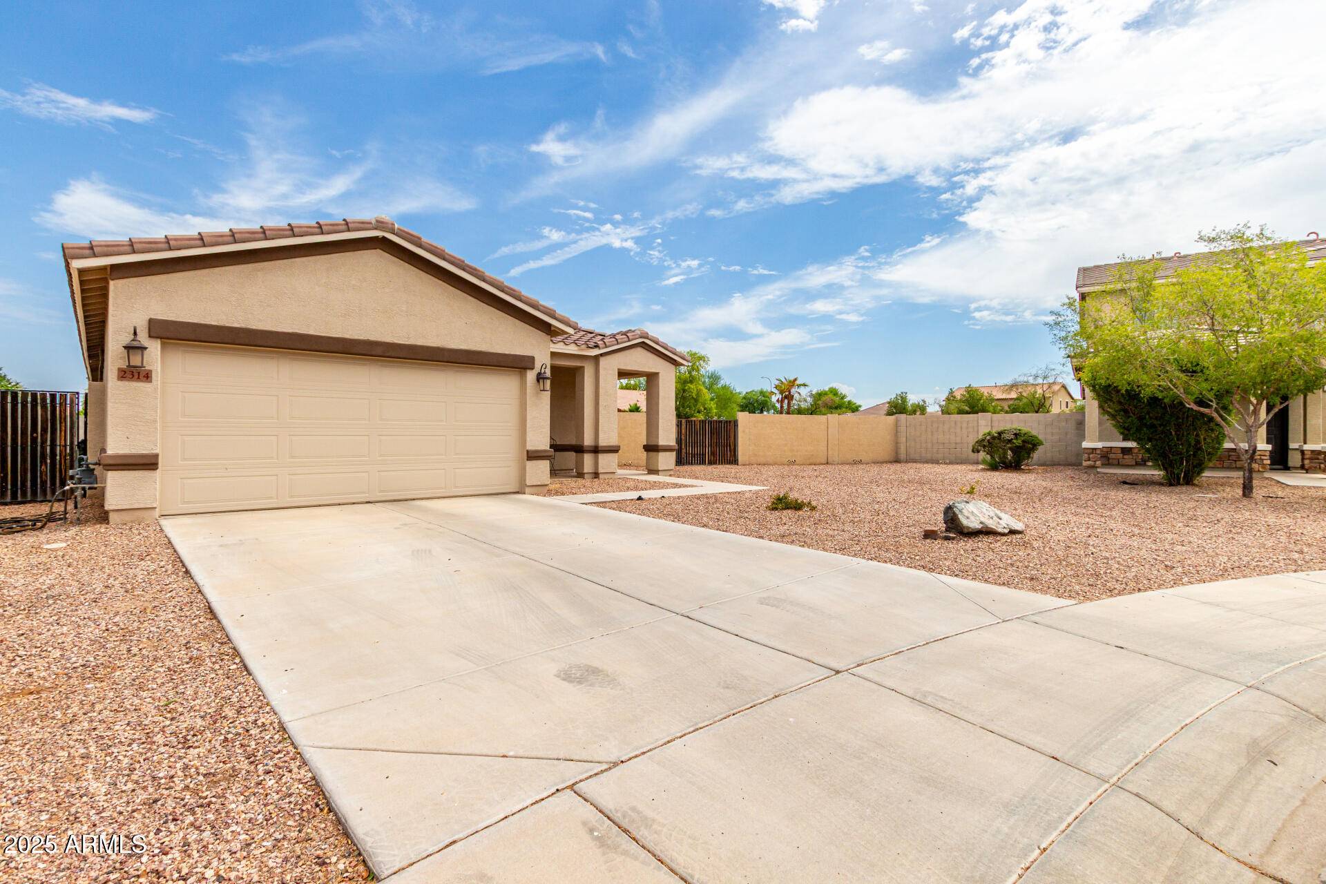 2314 W ALICIA Drive, Phoenix, AZ 85041