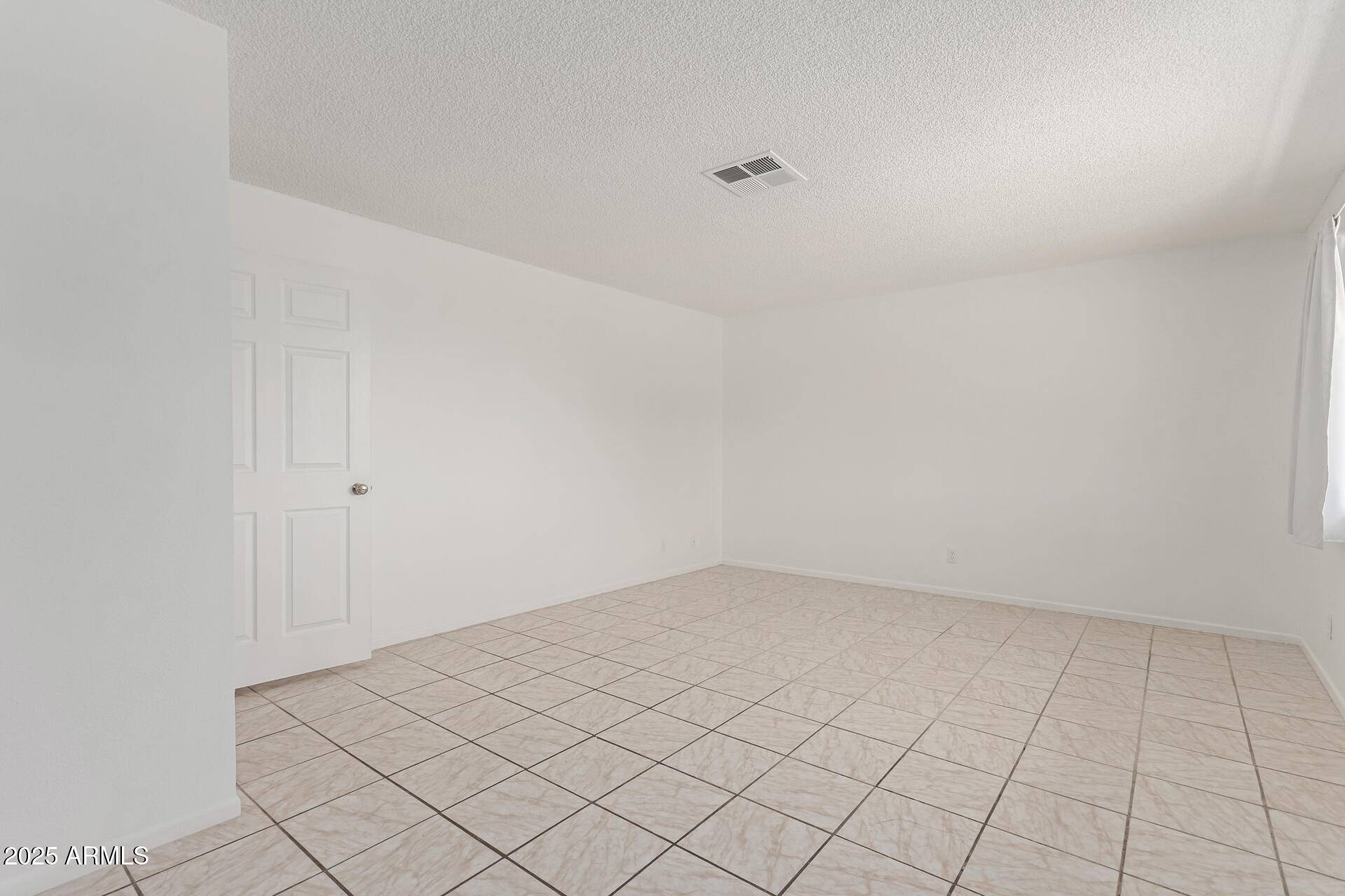 Phoenix, AZ 85041,8437 S 5TH Drive
