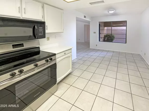 Chandler, AZ 85225,882 W SUMMIT Place
