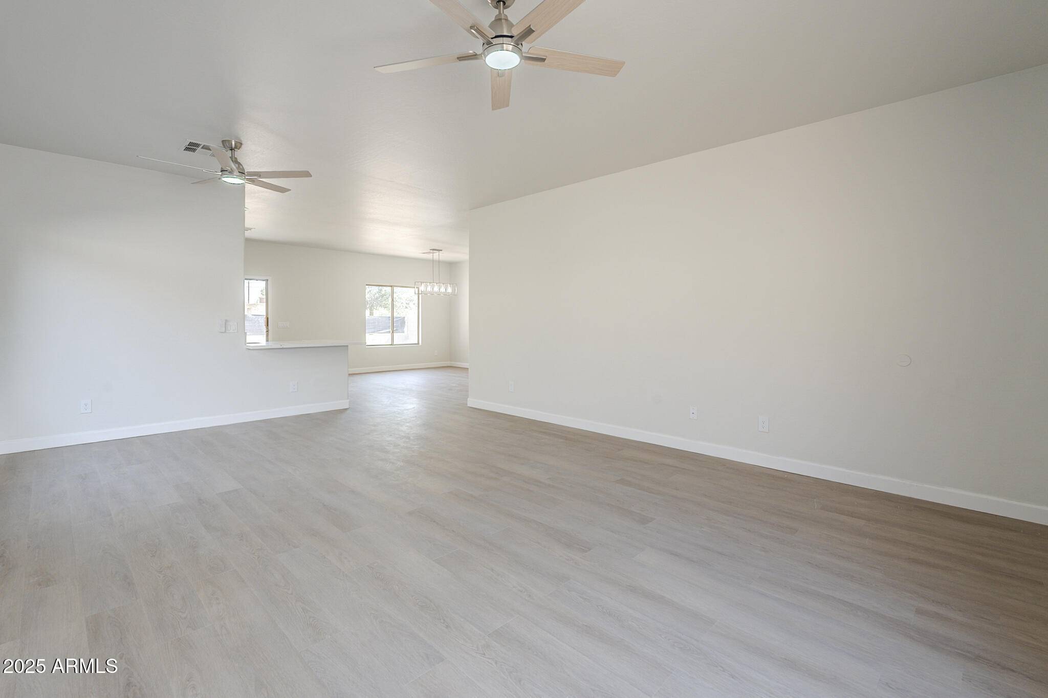 Tolleson, AZ 85353,9104 W ELWOOD Street