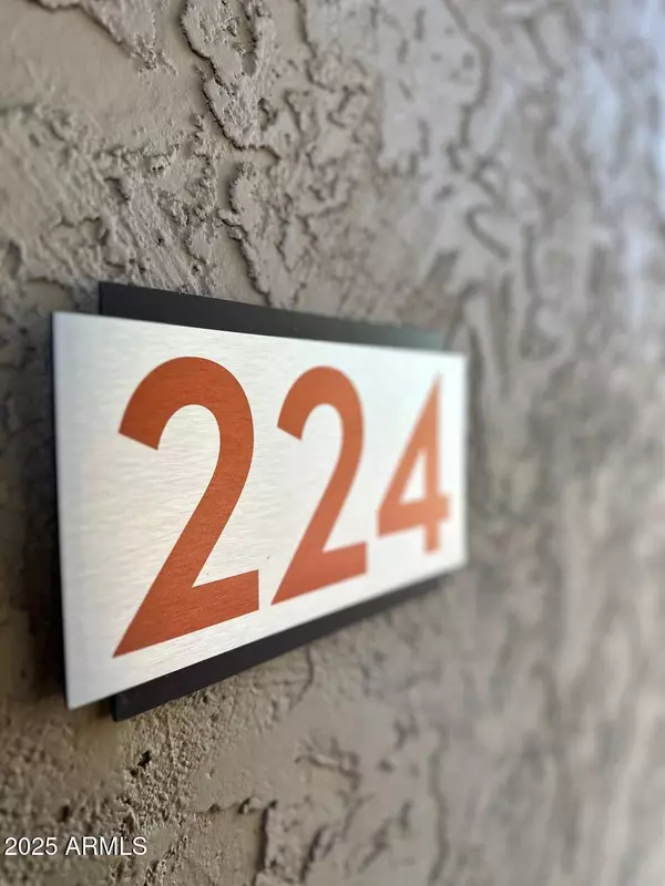 Scottsdale, AZ 85250,7950 E STARLIGHT Way #224