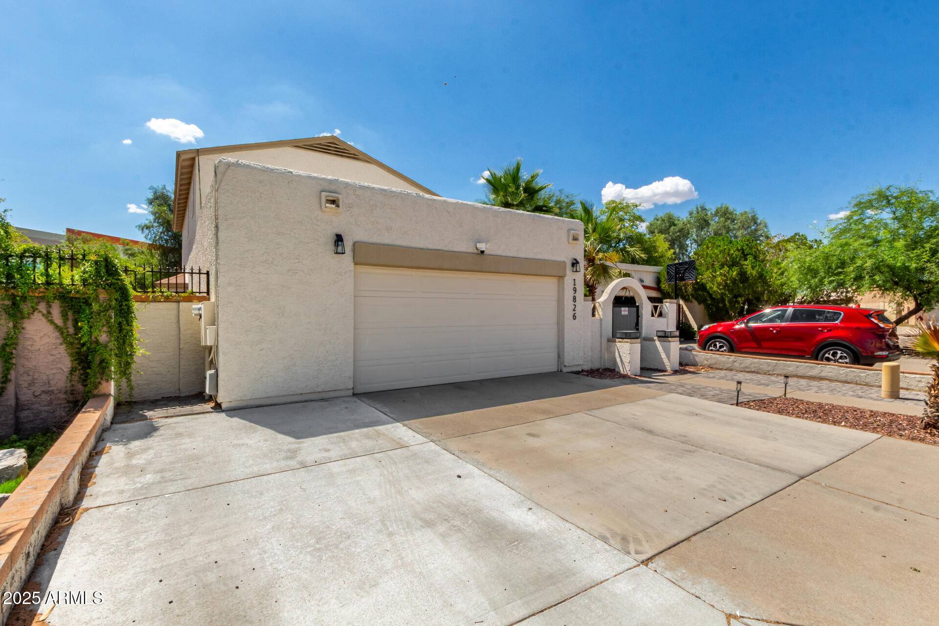 Phoenix, AZ 85024,19826 N 8th Place