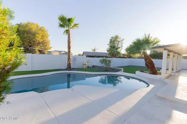 Phoenix, AZ 85027,1407 W UTOPIA Road