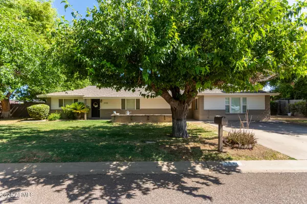 1532 W LOMA Lane, Phoenix, AZ 85021