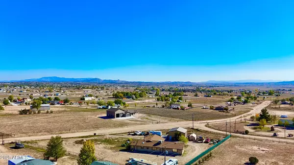 Paulden, AZ 86334,870 W IRIS Road #6