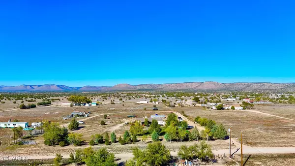 Paulden, AZ 86334,870 W IRIS Road #6