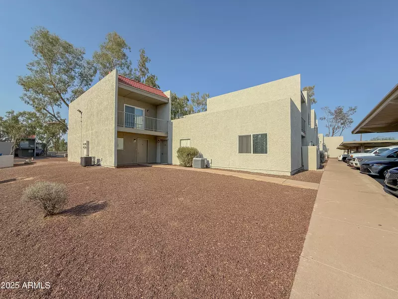 2826 E MONTE CRISTO Avenue #102, Phoenix, AZ 85032