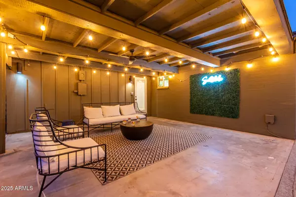 Scottsdale, AZ 85251,8537 E CLARENDON Avenue