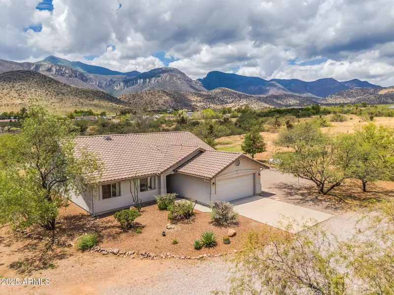 3471 E TWO SISTERS Road, Hereford, AZ 85615