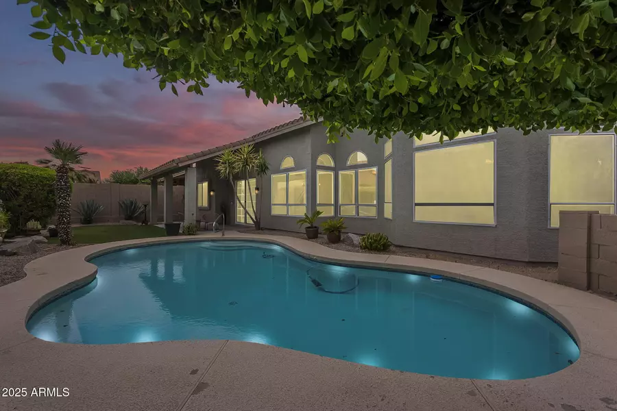 9372 E TARO Lane, Scottsdale, AZ 85255