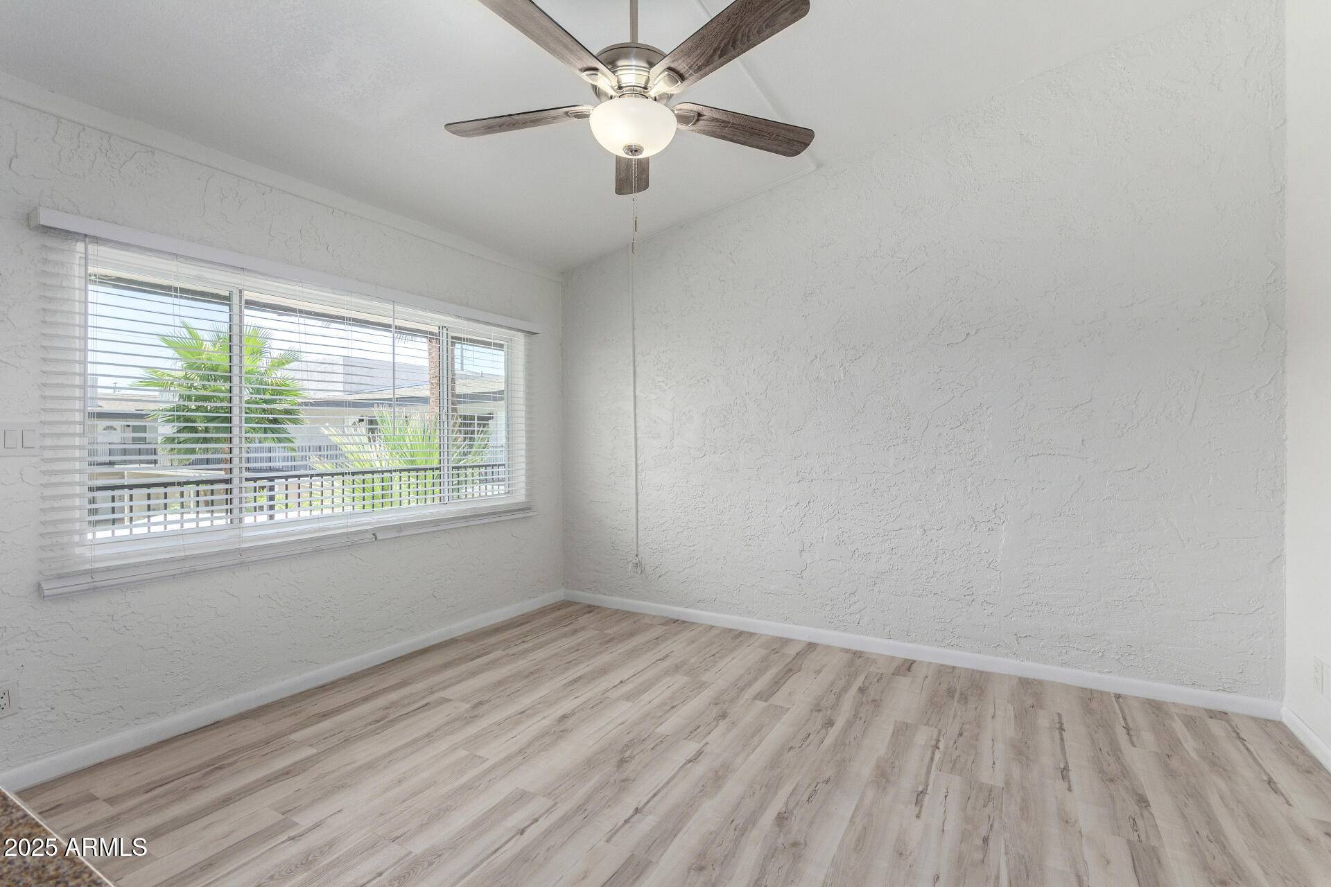 Phoenix, AZ 85016,1602 E OCOTILLO Road #114