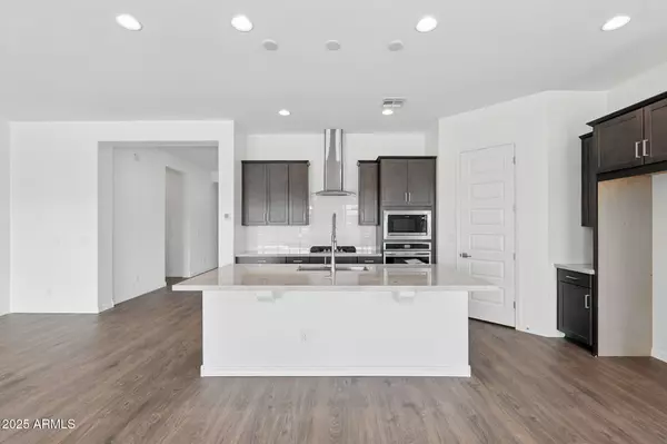 20081 W EL NIDO Lane, Litchfield Park, AZ 85340