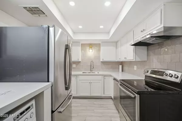 Phoenix, AZ 85016,5132 N 31st Way #114