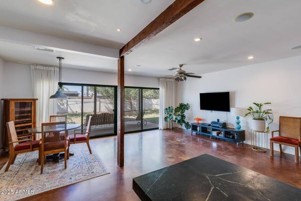 Phoenix, AZ 85013,1002 W INDIANOLA Avenue