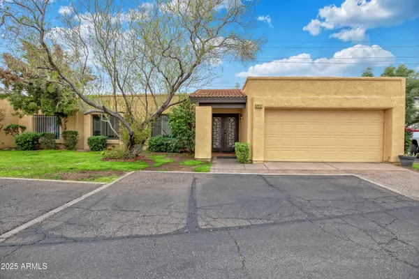 2217 W CLAREMONT Street, Phoenix, AZ 85015