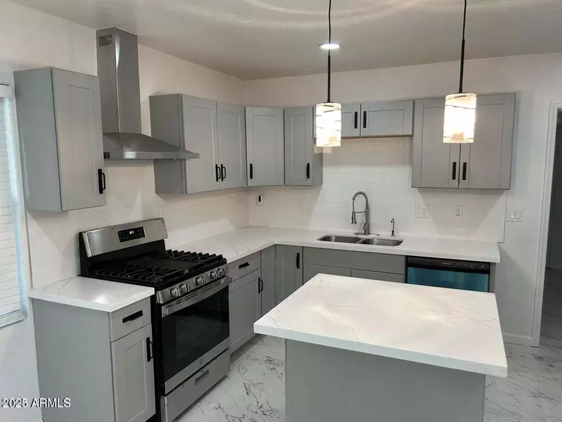 3442 E VIRGINIA Avenue, Phoenix, AZ 85008