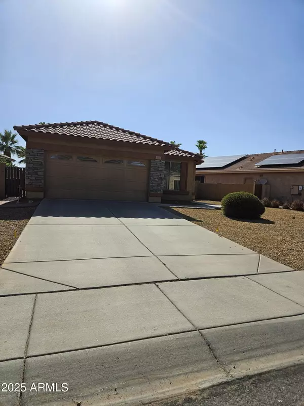 Gilbert, AZ 85296,886 S Nielson Street