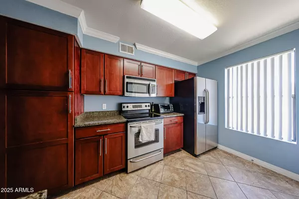 Phoenix, AZ 85016,2025 E Campbell Avenue #327