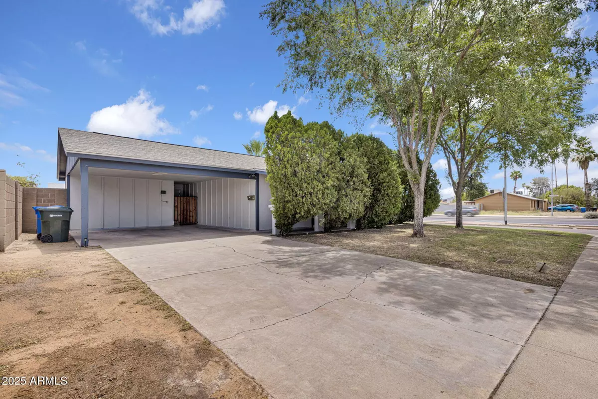 Phoenix, AZ 85032,13811 N 37TH Way